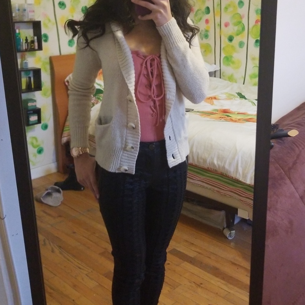 American Eagle beige knit cardigan
